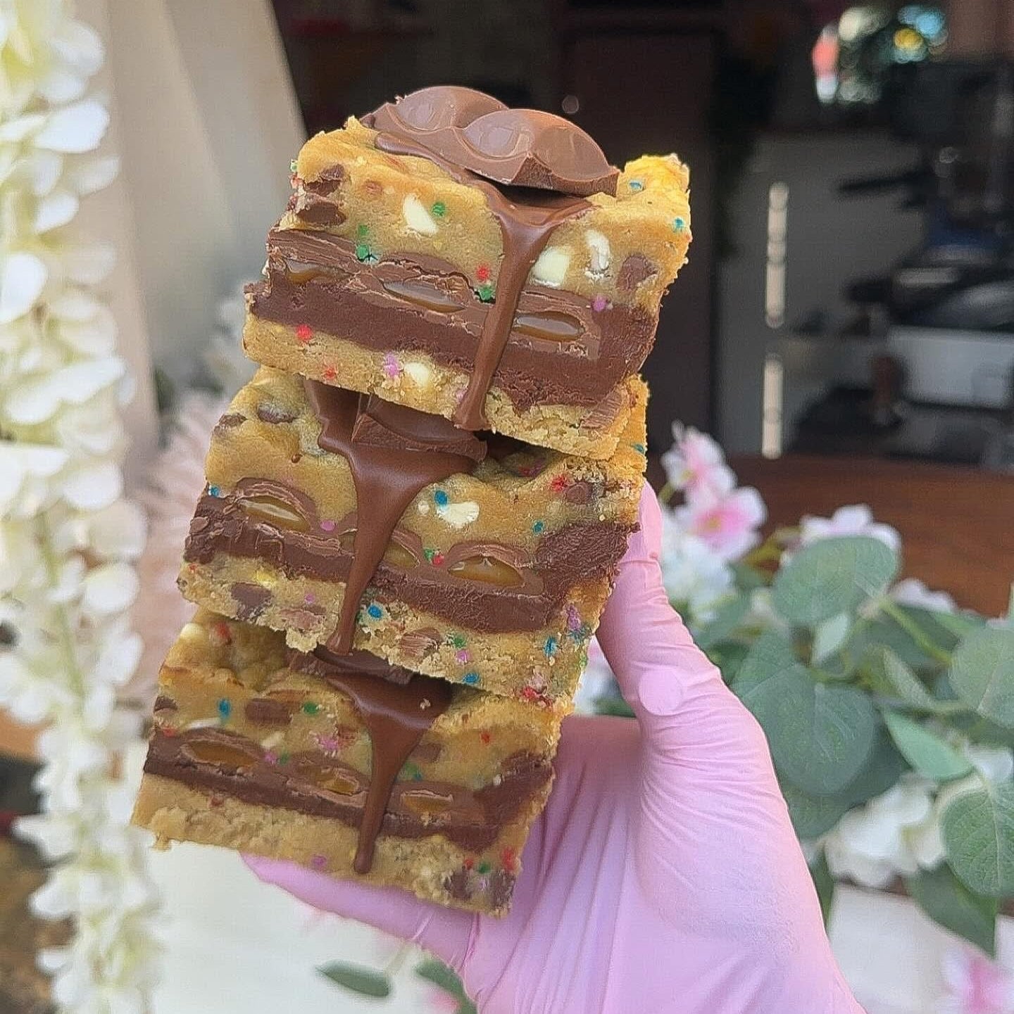 CADBURY CARAMEL COOKIE SLICE